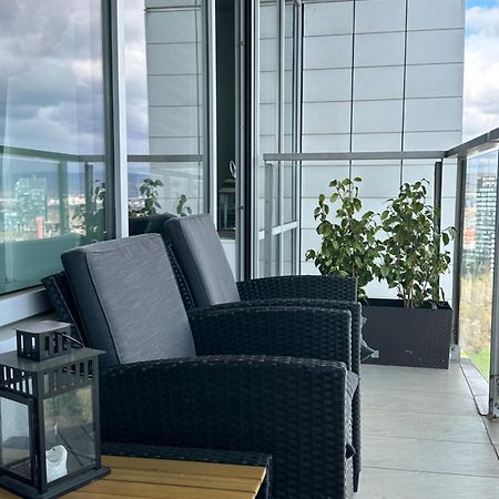 Comfy Condo On The 20Th Floor & Free Parking 布拉迪斯拉发 外观 照片