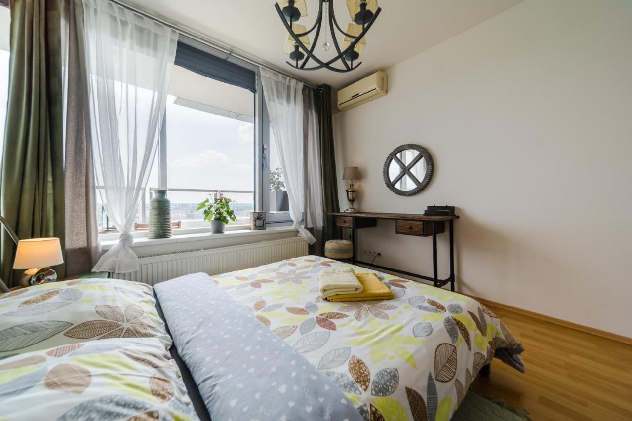 Comfy Condo On The 20Th Floor & Free Parking 布拉迪斯拉发 外观 照片
