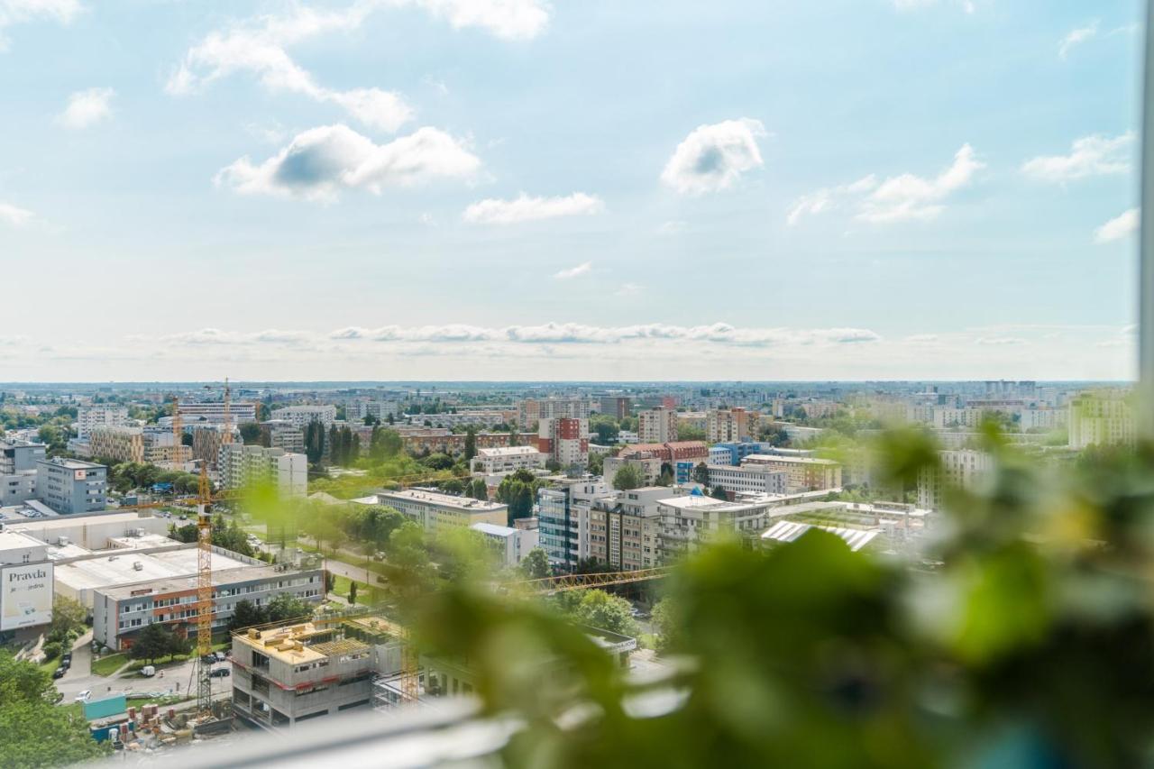 Comfy Condo On The 20Th Floor & Free Parking 布拉迪斯拉发 外观 照片